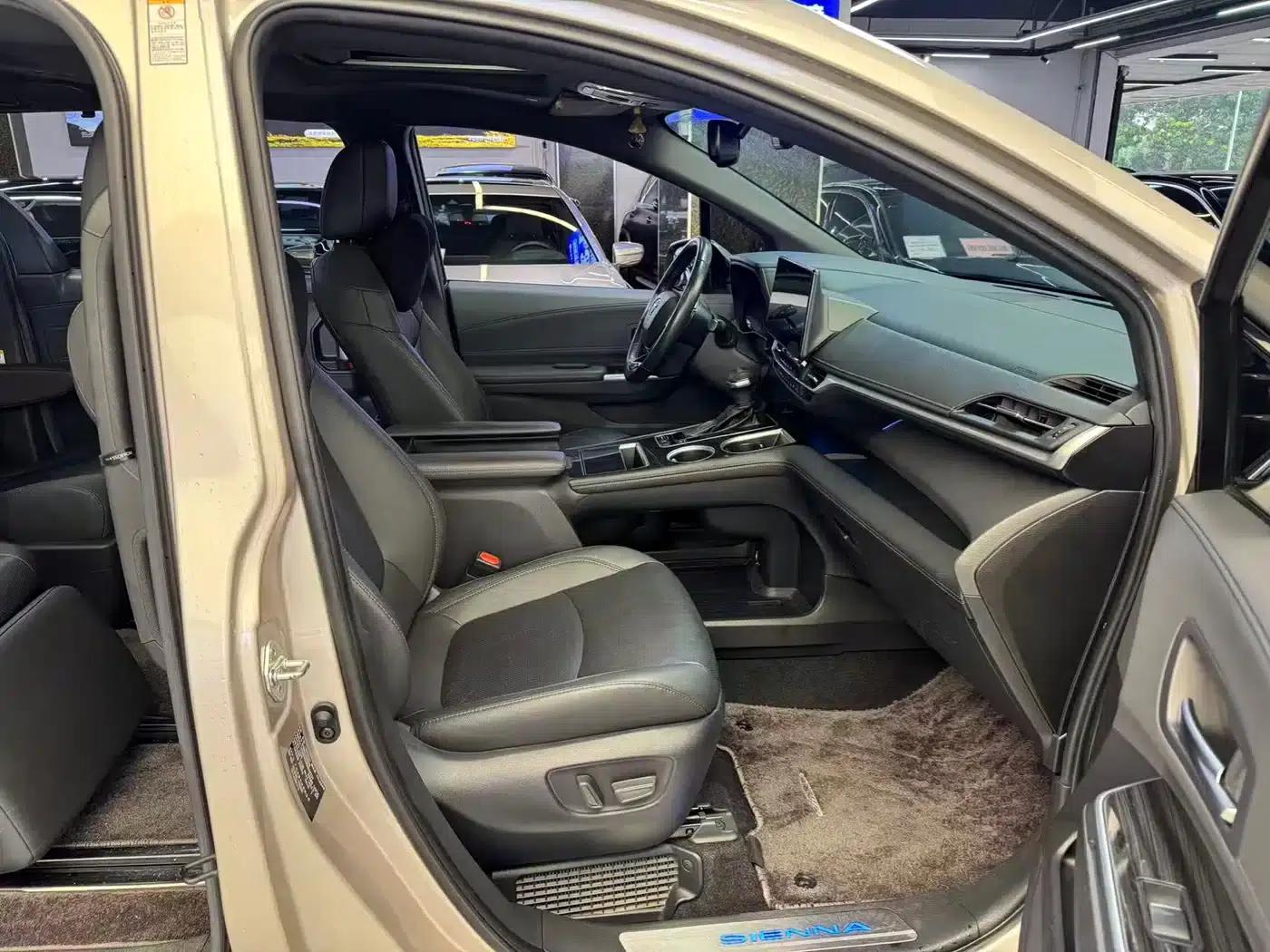 2021 Sienna 2.5L Hybrid Supreme Edition — миниатюра 5