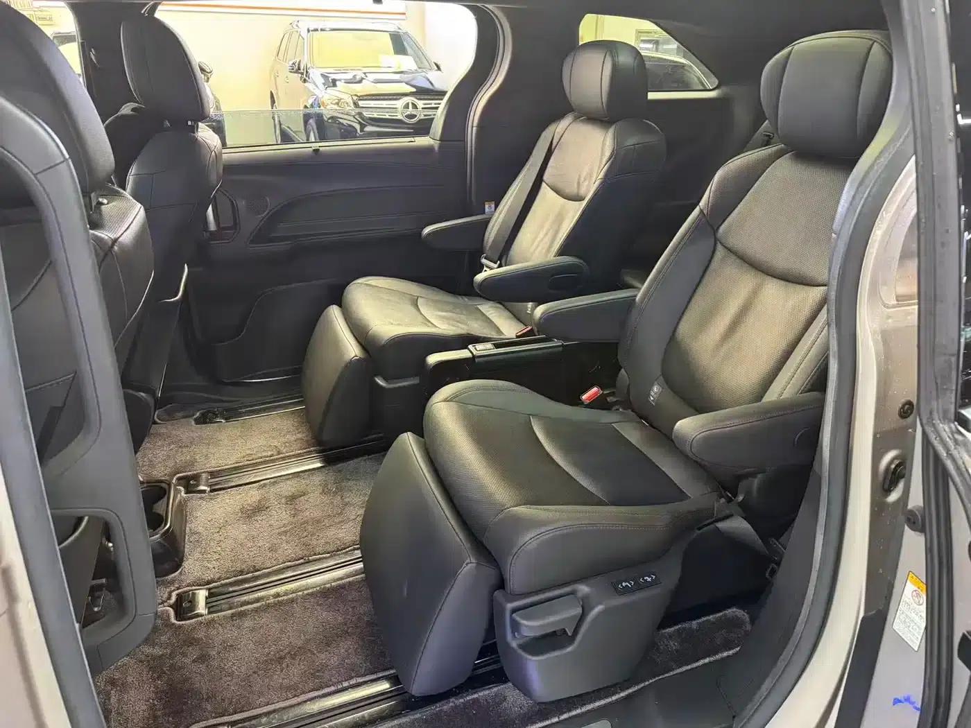 2021 Sienna 2.5L Hybrid Supreme Edition — миниатюра 6