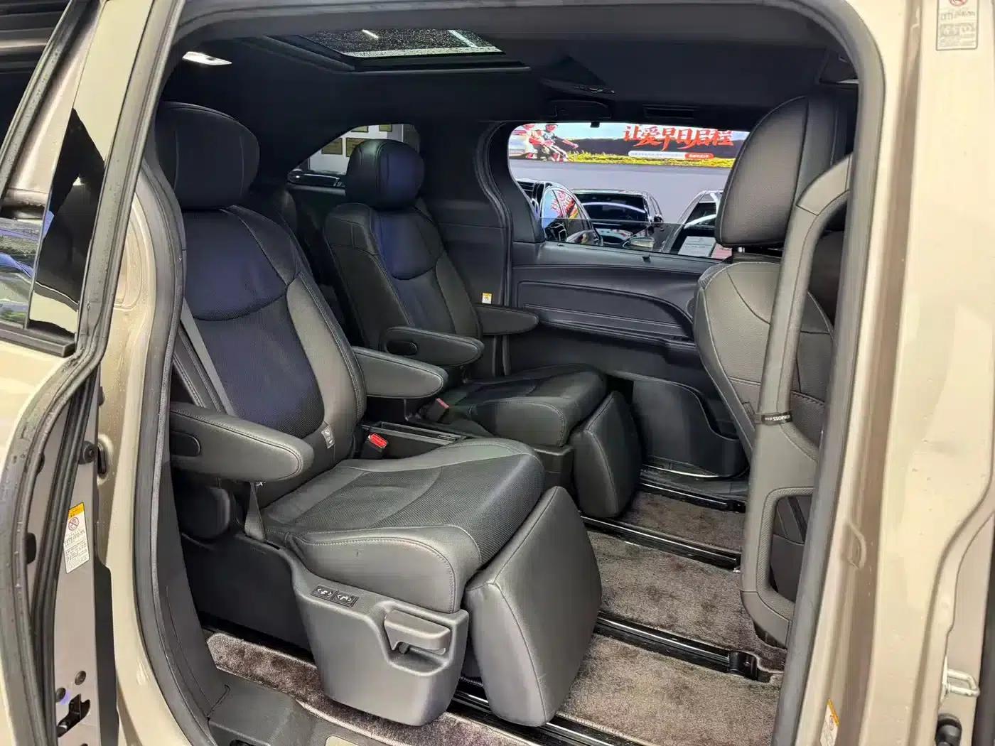 2021 Sienna 2.5L Hybrid Supreme Edition — миниатюра 7