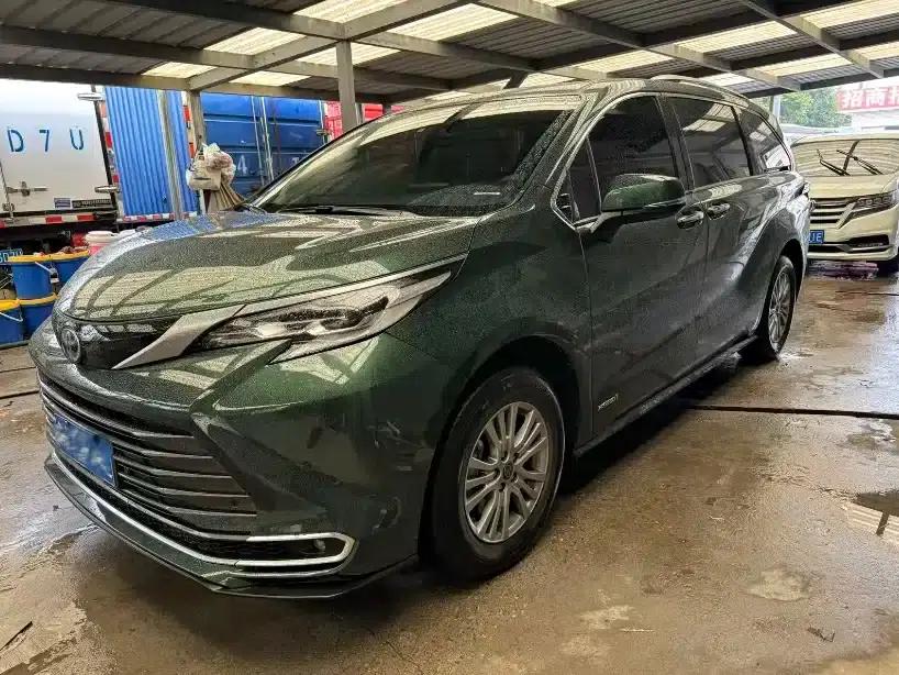 2023 Sienna 2.5L Hybrid Luxury Edition — миниатюра 1