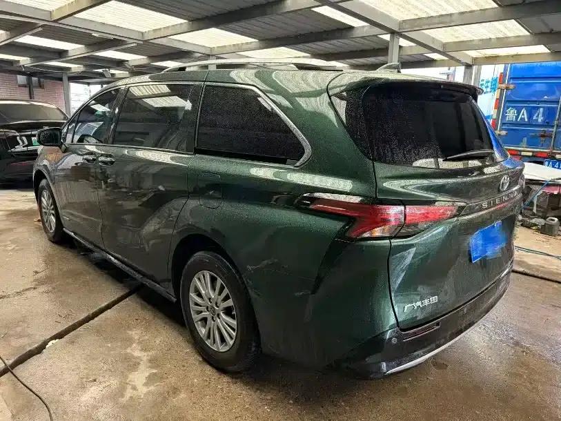 2023 Sienna 2.5L Hybrid Luxury Edition — миниатюра 10