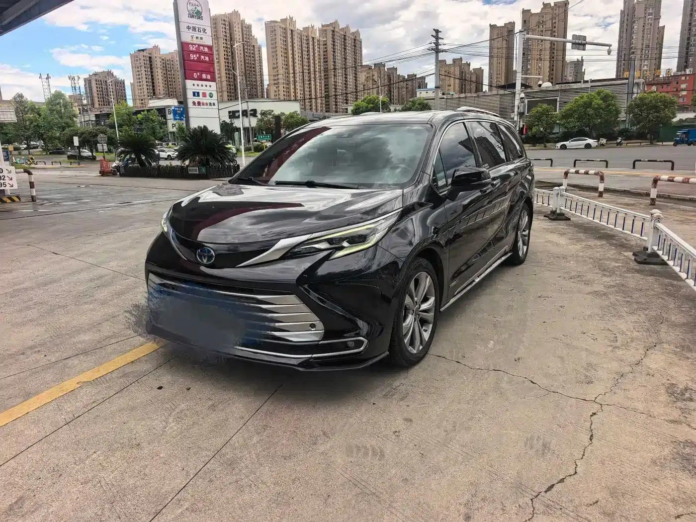 2021 Sienna 2.5L Hybrid Platinum Edition — миниатюра 3