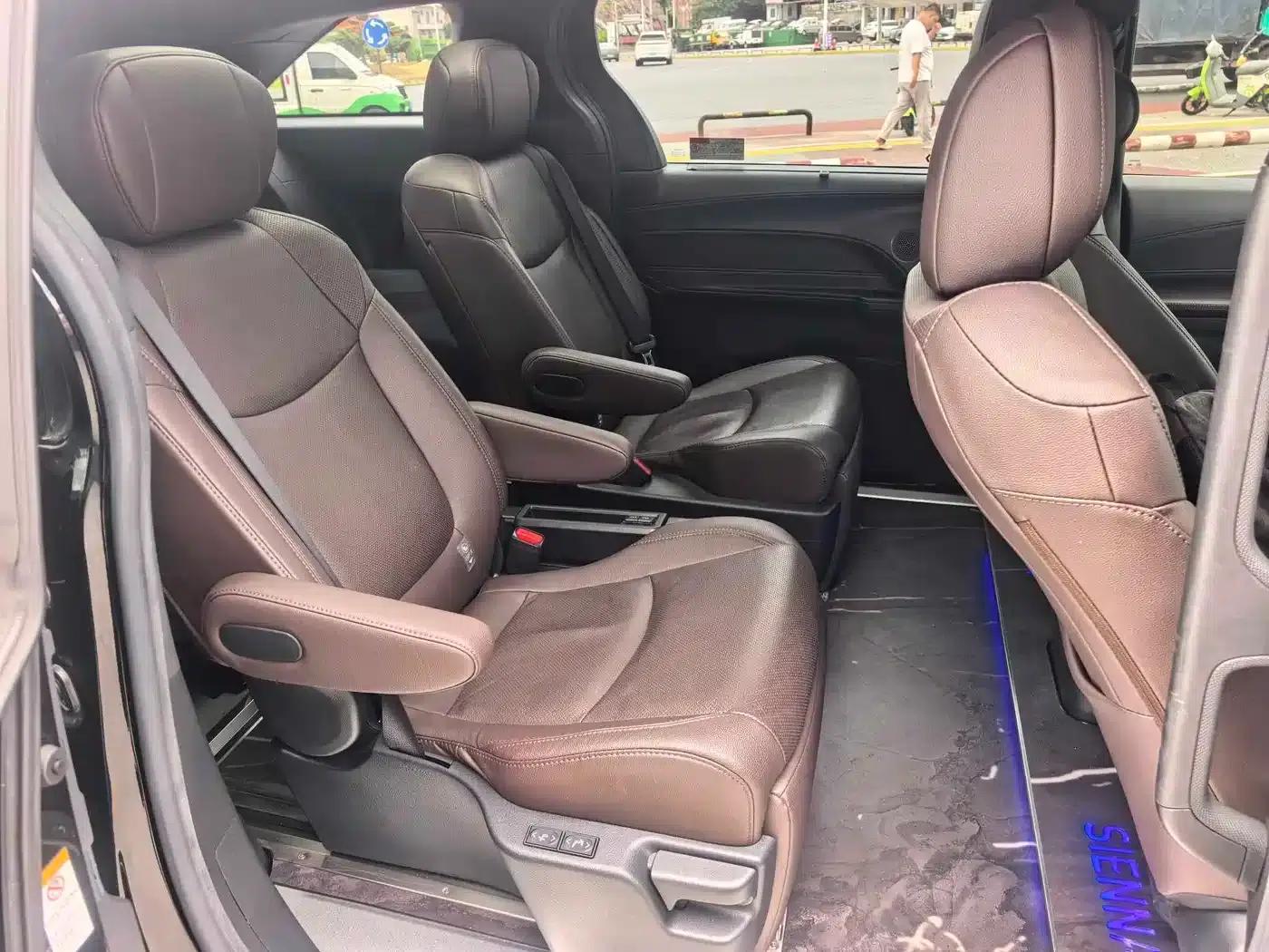 2021 Sienna 2.5L Hybrid Platinum Edition — миниатюра 5