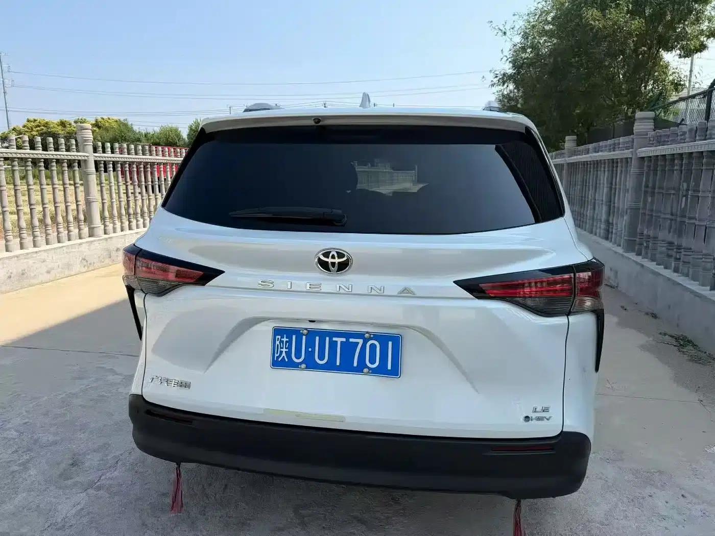 2024 Sienna 2.5L Hybrid Comfort Edition — миниатюра 4