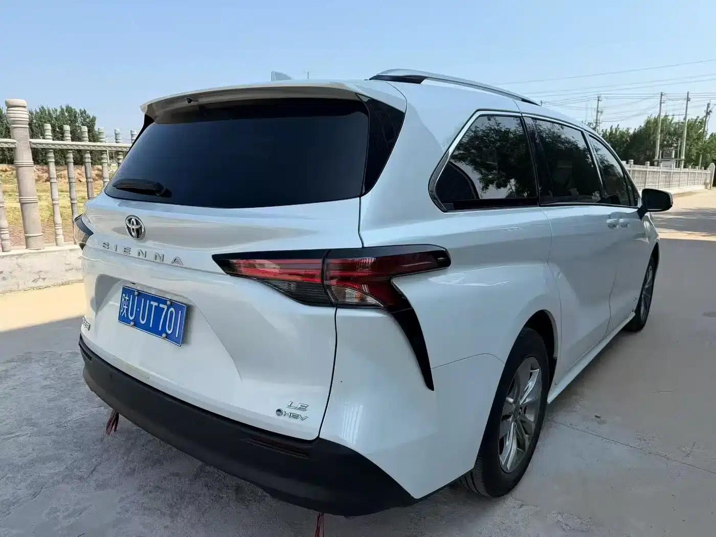 2024 Sienna 2.5L Hybrid Comfort Edition — миниатюра 5