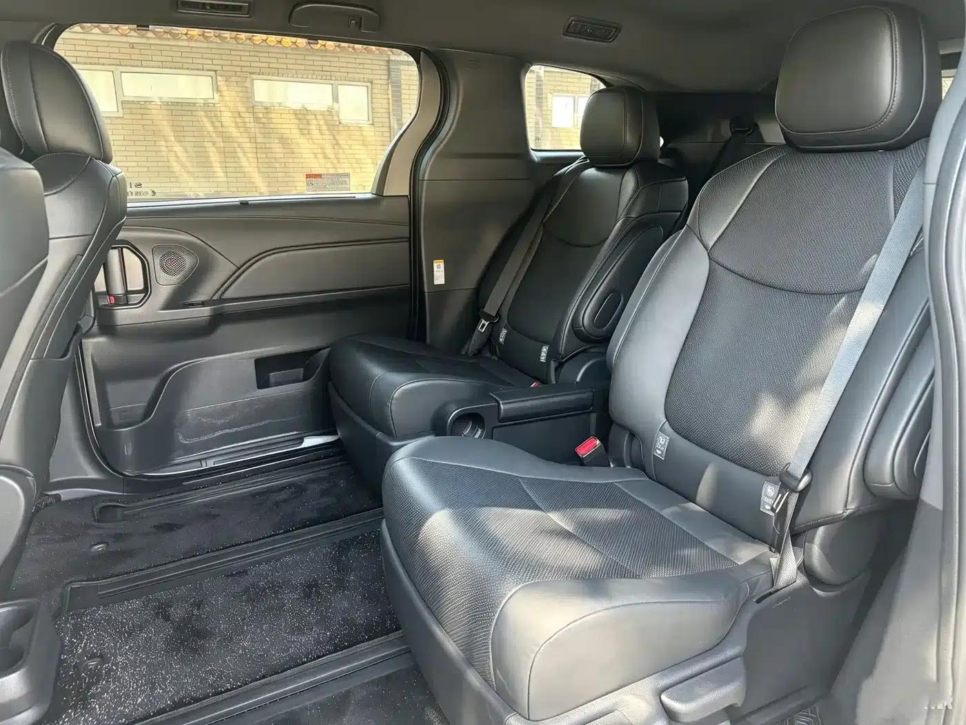 2024 Sienna 2.5L Hybrid AWD Premium Edition — миниатюра 11