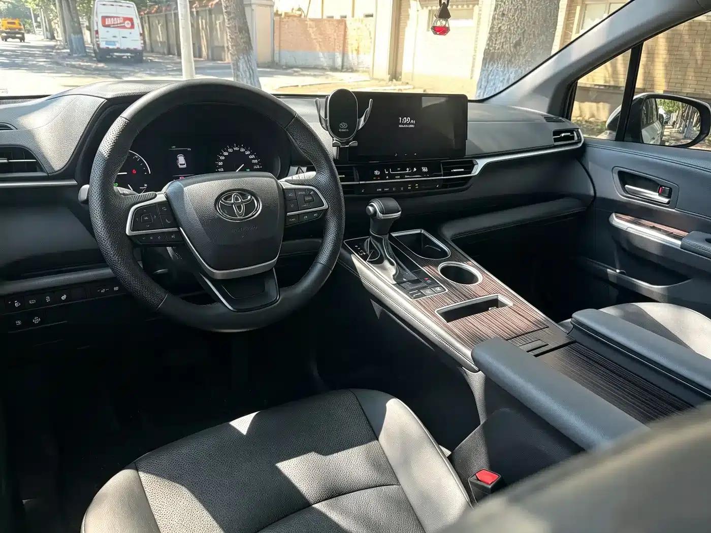 2024 Sienna 2.5L Hybrid AWD Premium Edition — миниатюра 7