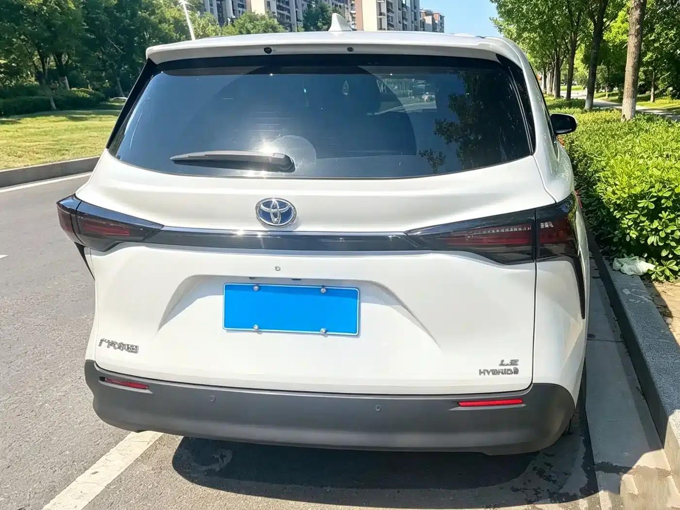 2021 Sienna 2.5L Hybrid Comfort Edition — миниатюра 6