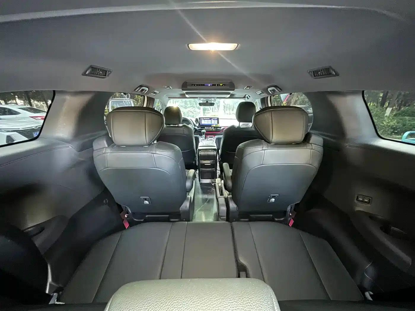 2023 Sienna 2.5L Hybrid Premium Edition — миниатюра 14