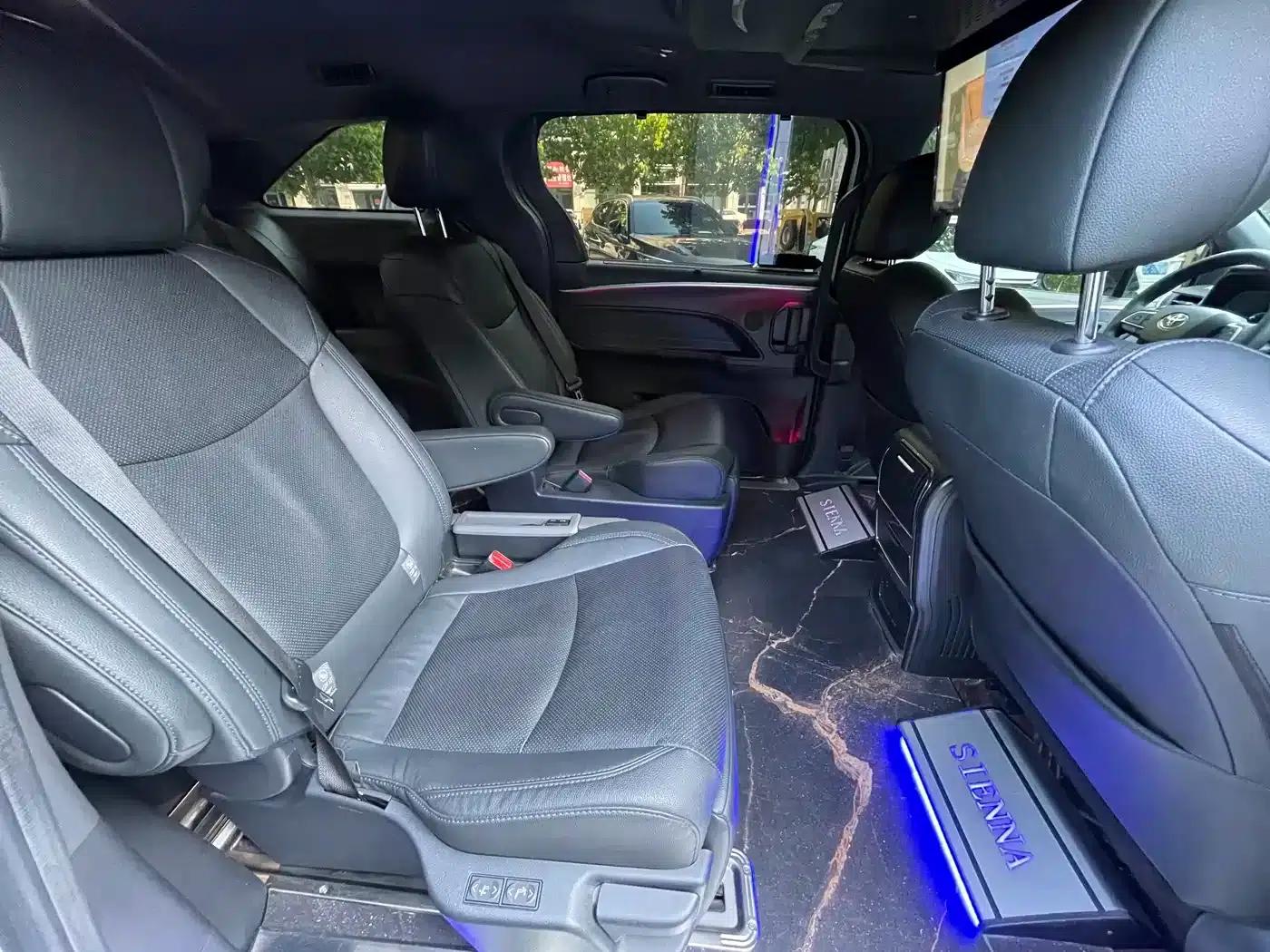 2023 Sienna 2.5L Hybrid Premium Edition — миниатюра 9