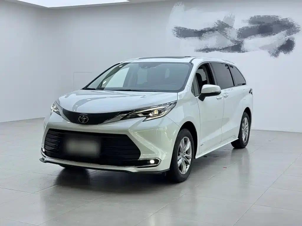 2024 Sienna 2.5L Hybrid Comfort Edition — миниатюра 1