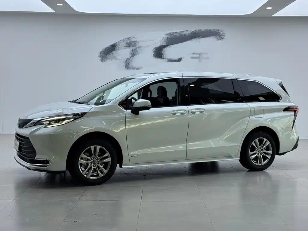 2024 Sienna 2.5L Hybrid Comfort Edition — миниатюра 12
