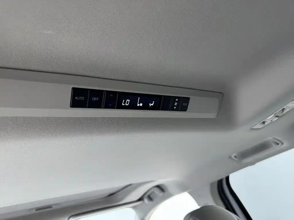 2024 Sienna 2.5L Hybrid Comfort Edition — миниатюра 16