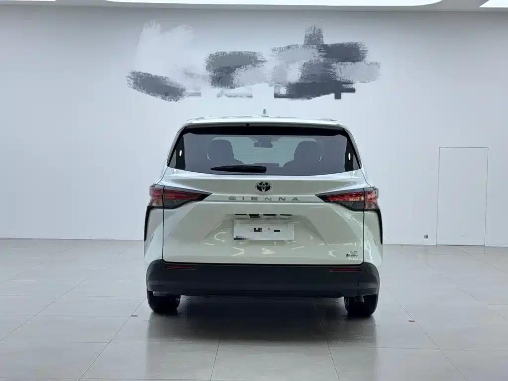 2024 Sienna 2.5L Hybrid Comfort Edition — миниатюра 8