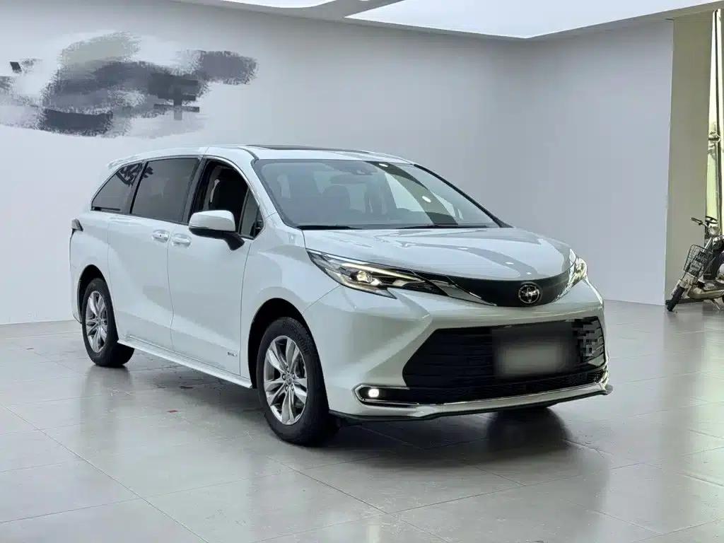 2024 Sienna 2.5L Hybrid Comfort Edition — миниатюра 9