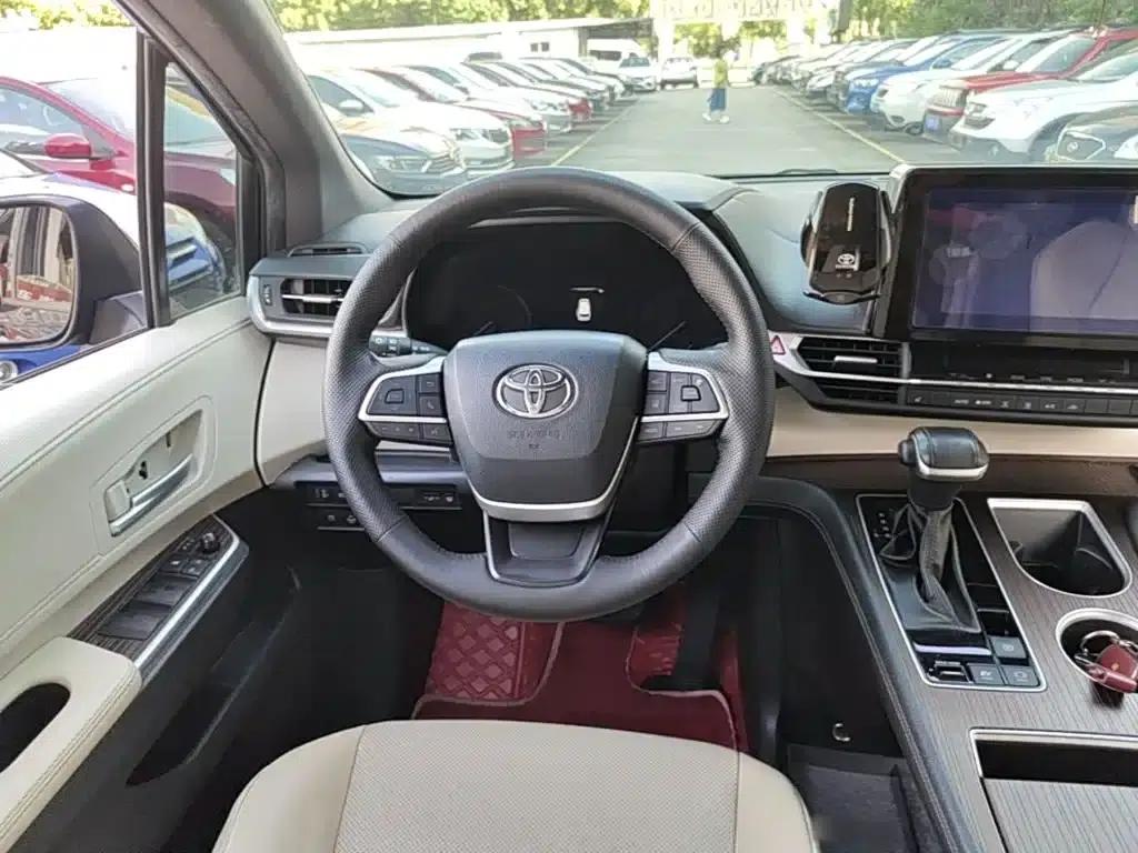 2021 Sienna 2.5L Hybrid Luxury Edition — миниатюра 11