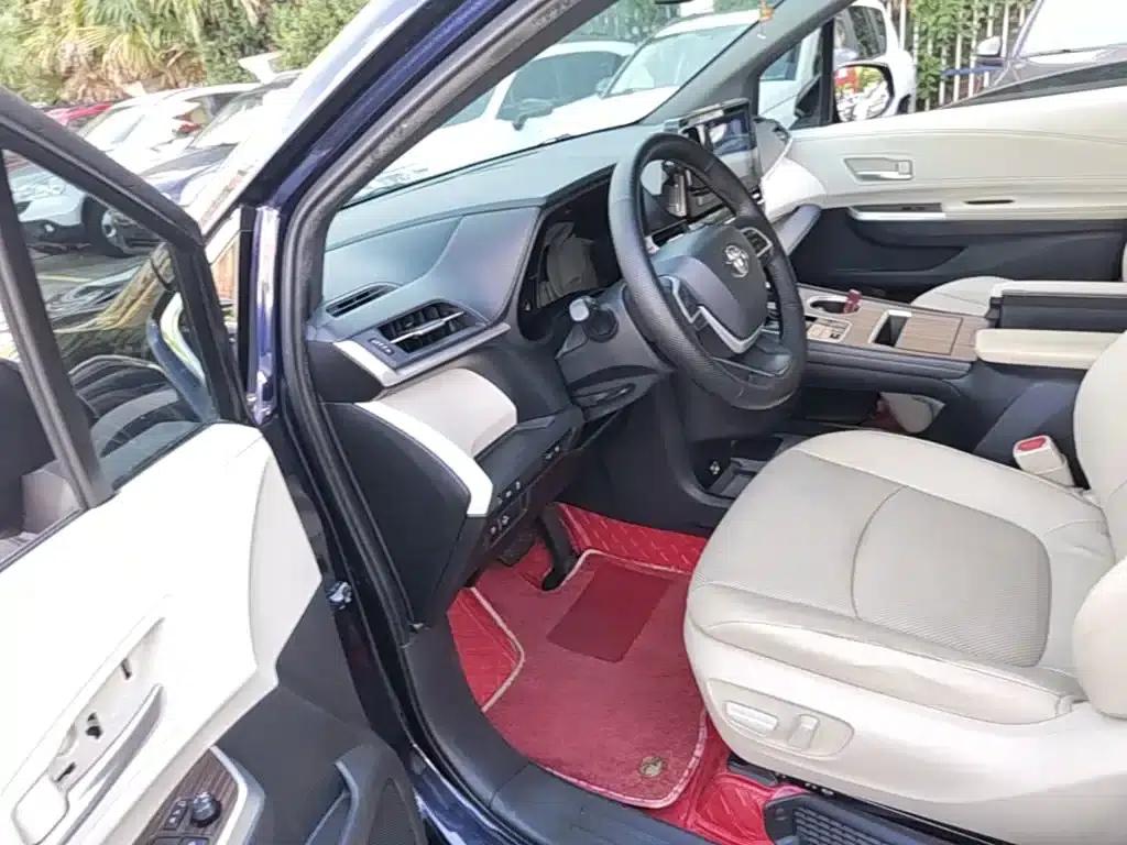 2021 Sienna 2.5L Hybrid Luxury Edition — миниатюра 16