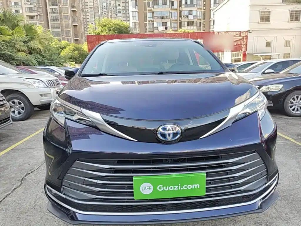 2021 Sienna 2.5L Hybrid Luxury Edition — миниатюра 3