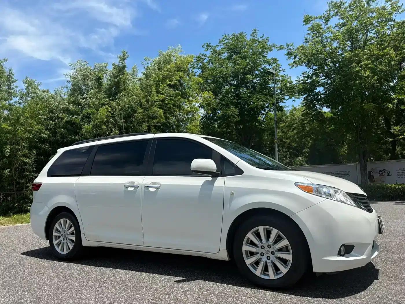 2015 SIENNA 3.5L 2WD LE — миниатюра 2