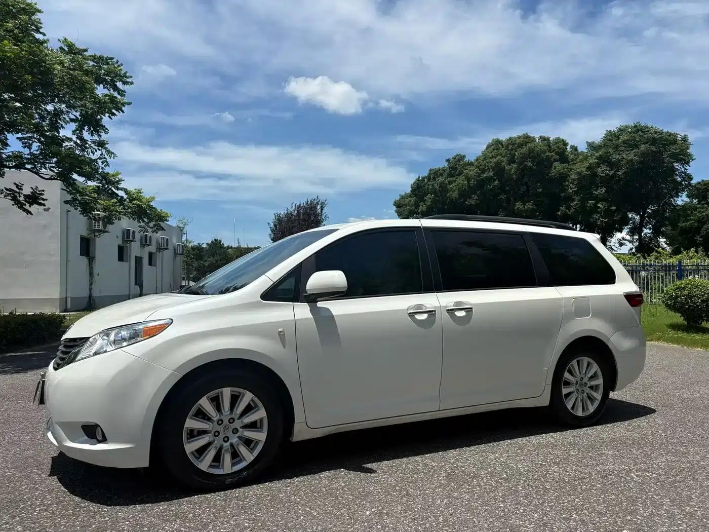 2015 SIENNA 3.5L 2WD LE — миниатюра 6