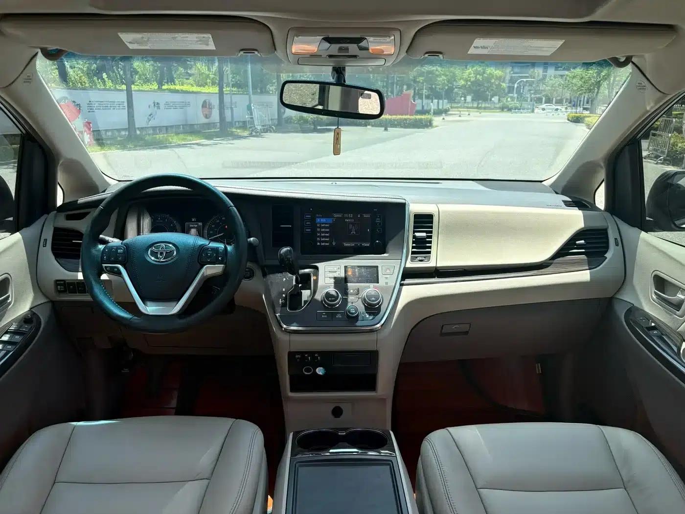 2015 SIENNA 3.5L 2WD LE — миниатюра 9