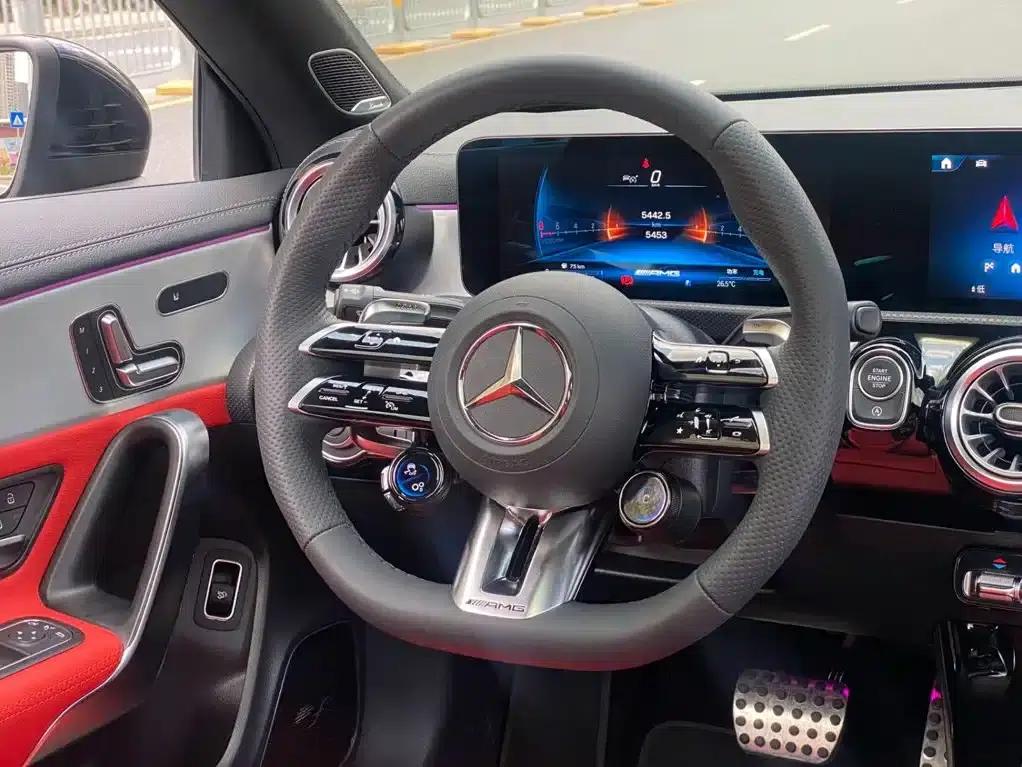 2023 Mercedes-Benz A-Class AMG A 35 L 4MATIC — миниатюра 27