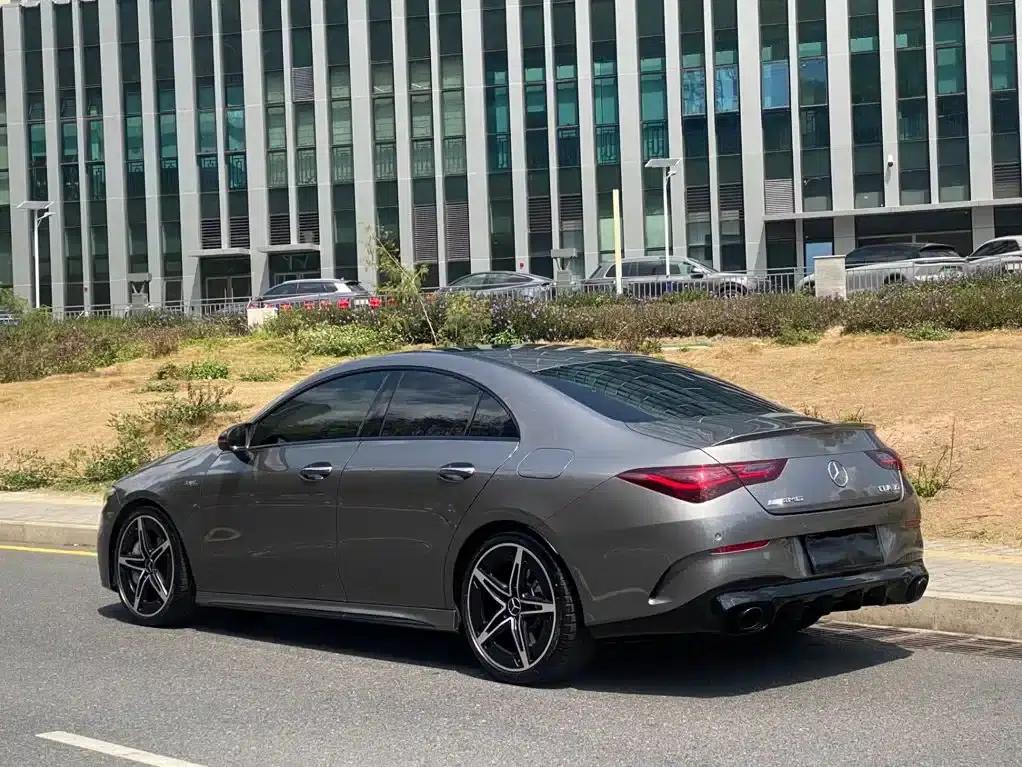 2023 Mercedes-Benz A-Class AMG A 35 L 4MATIC — миниатюра 6