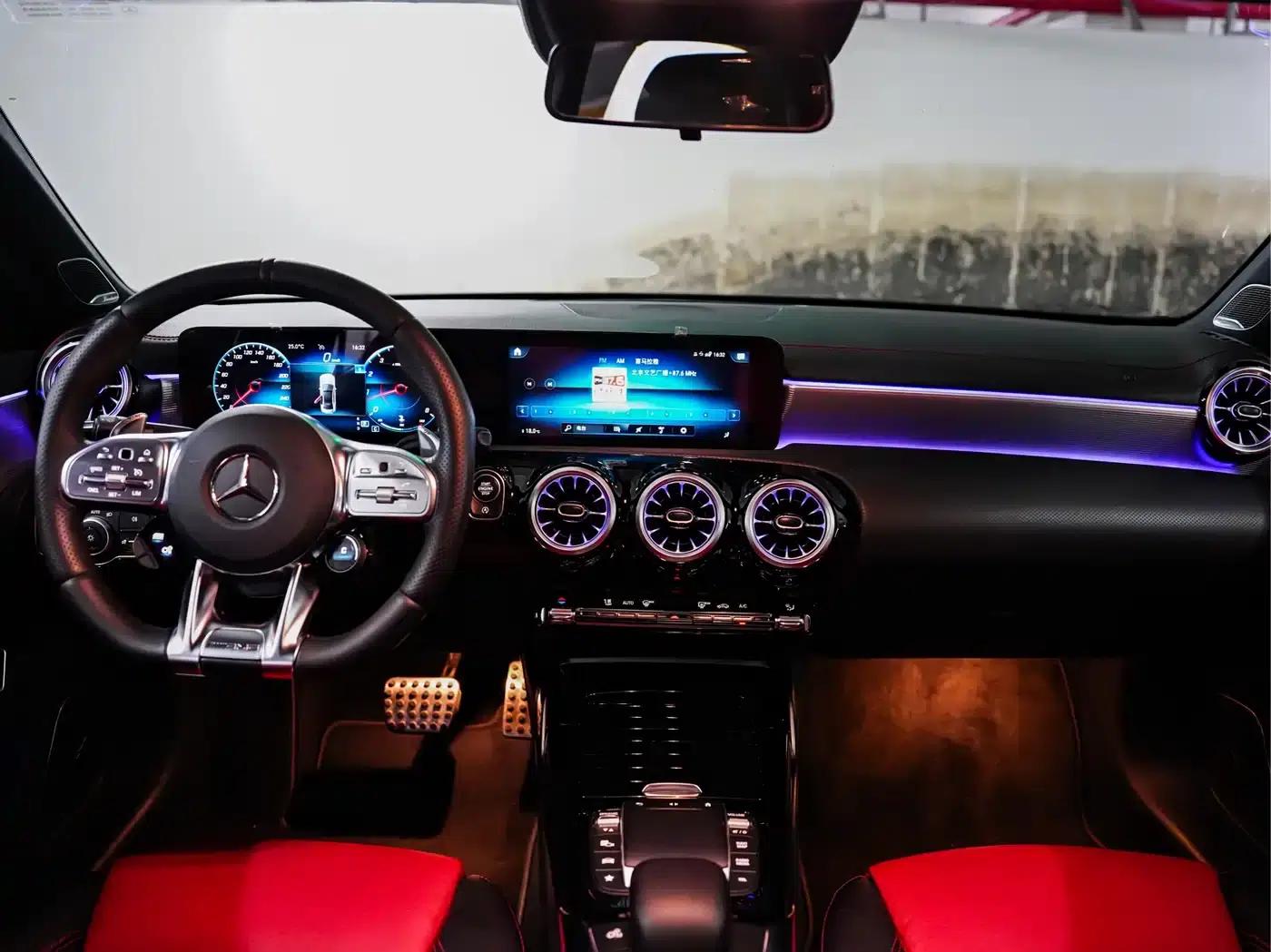 2022 Mercedes-Benz A-Class AMG A 35 L 4MATIC — миниатюра 16