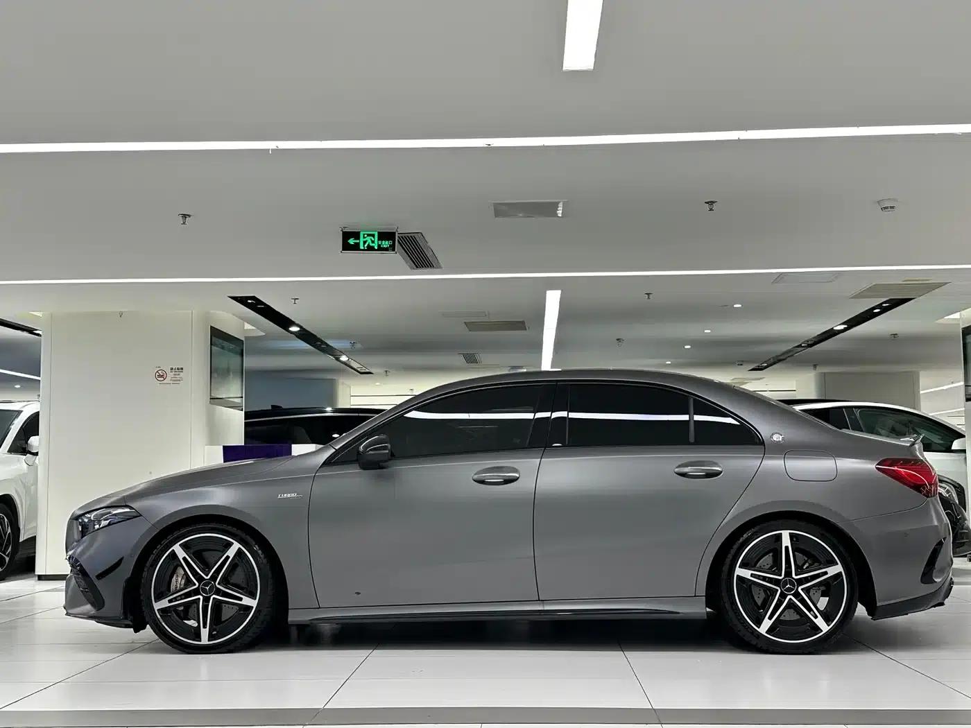 2024 Mercedes-Benz A-Class AMG Facelift AMG A 35 L 4MATIC — миниатюра 4