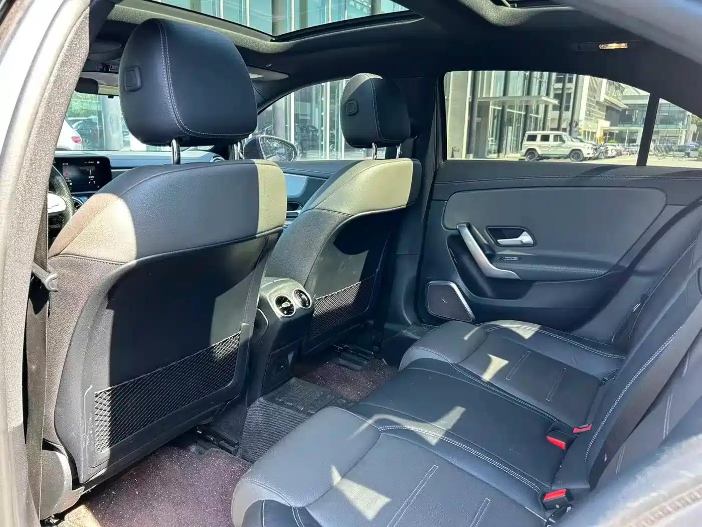 2022 Mercedes-Benz A-Class AMG A 35 L 4MATIC — миниатюра 12