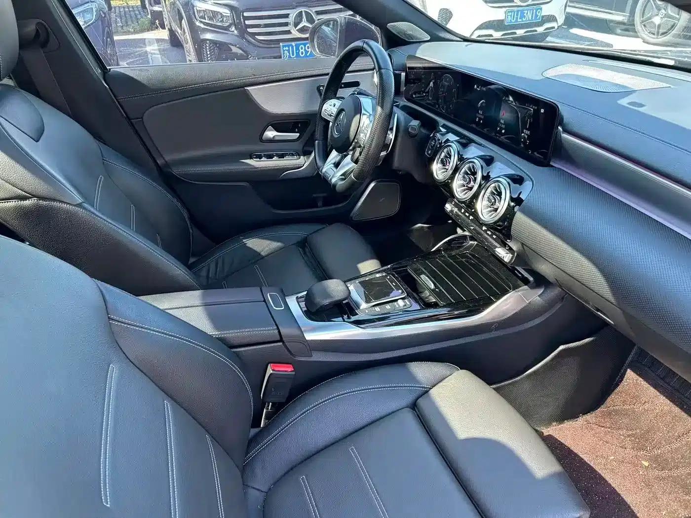 2022 Mercedes-Benz A-Class AMG A 35 L 4MATIC — миниатюра 14