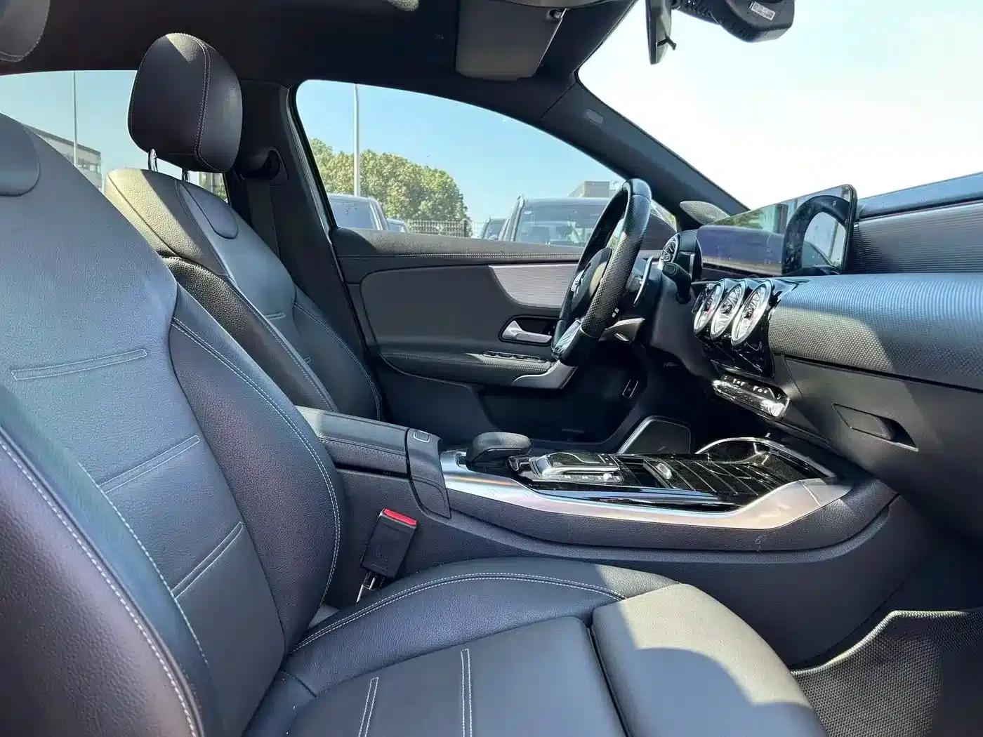 2022 Mercedes-Benz A-Class AMG A 35 L 4MATIC — миниатюра 15