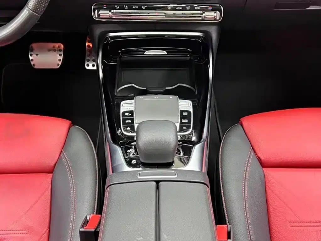 2019 Mercedes-Benz A-Class AMG A 35 L 4MATIC — миниатюра 25