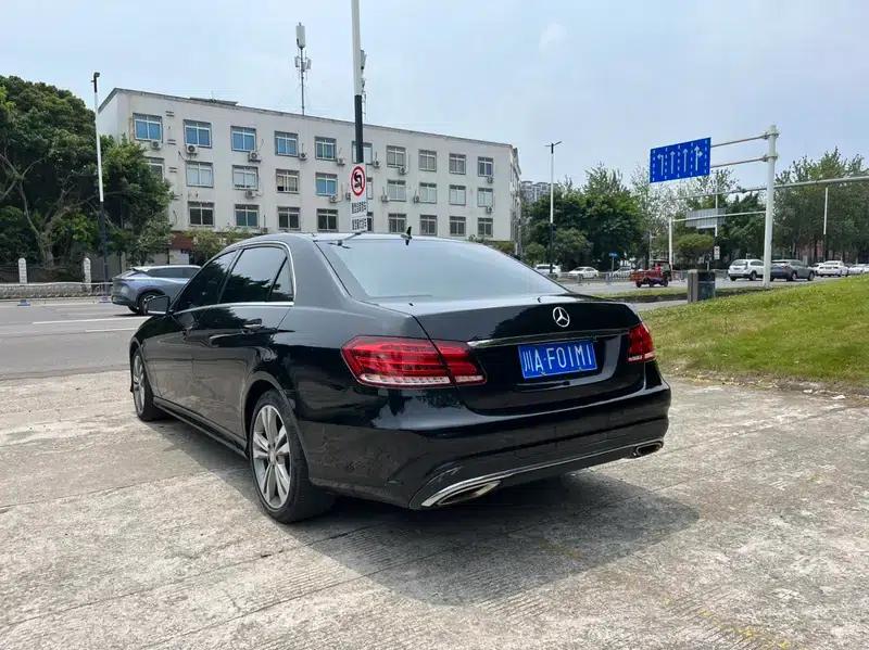2015 Mercedes-Benz E-Class Facelift E 200 L Sport — миниатюра 4