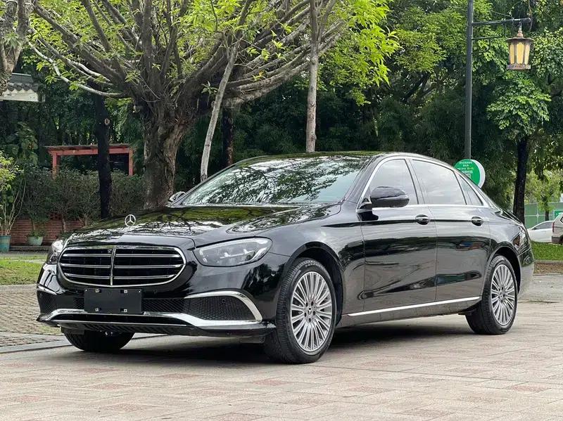 Mercedes-Benz E-Class 2022 Facelift E 300 L Fashion Sedan — миниатюра 1