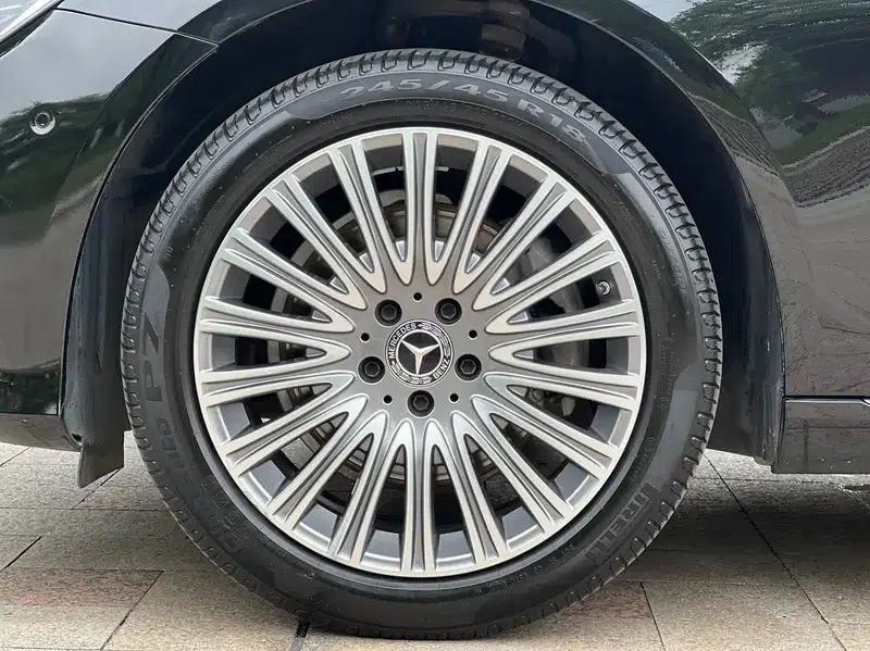 Mercedes-Benz E-Class 2022 Facelift E 300 L Fashion Sedan — миниатюра 11