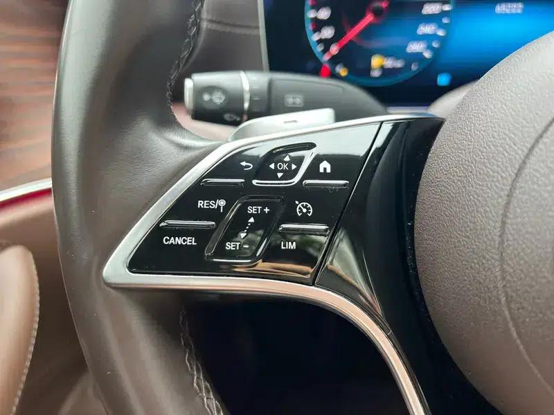 Mercedes-Benz E-Class 2022 Facelift E 300 L Fashion Sedan — миниатюра 20