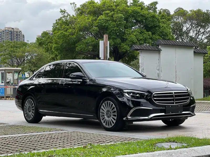 Mercedes-Benz E-Class 2022 Facelift E 300 L Fashion Sedan — миниатюра 3
