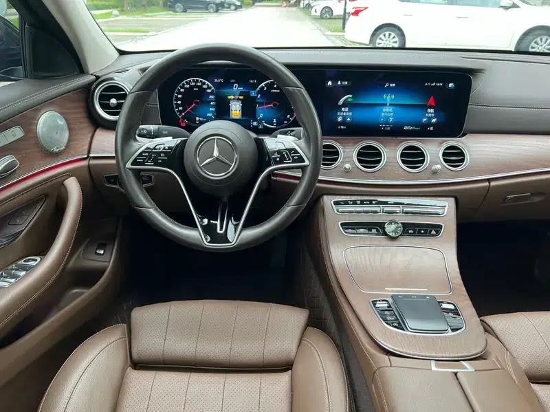 Mercedes-Benz E-Class 2022 Facelift E 300 L Fashion Sedan — миниатюра 23