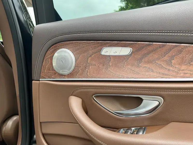 Mercedes-Benz E-Class 2022 Facelift E 300 L Fashion Sedan — миниатюра 25