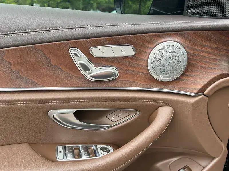 Mercedes-Benz E-Class 2022 Facelift E 300 L Fashion Sedan — миниатюра 27