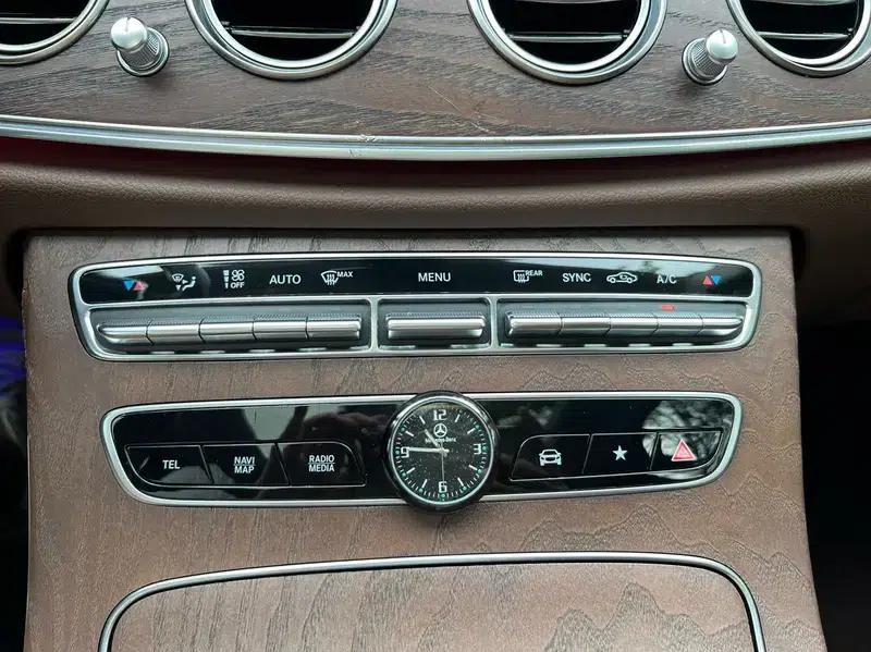 Mercedes-Benz E-Class 2022 Facelift E 300 L Fashion Sedan — миниатюра 9