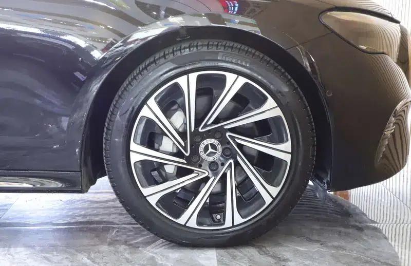 Mercedes-Benz E-Class 2024 E 300 L Luxury Sedan — миниатюра 8