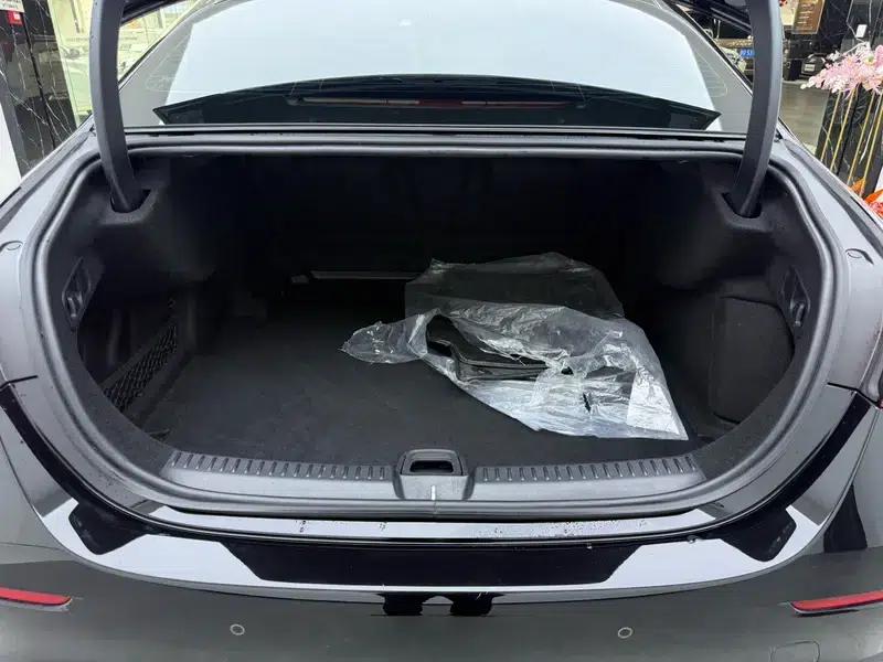 Mercedes-Benz E-Class 2024 E 300 L Fashion Sedan — миниатюра 27