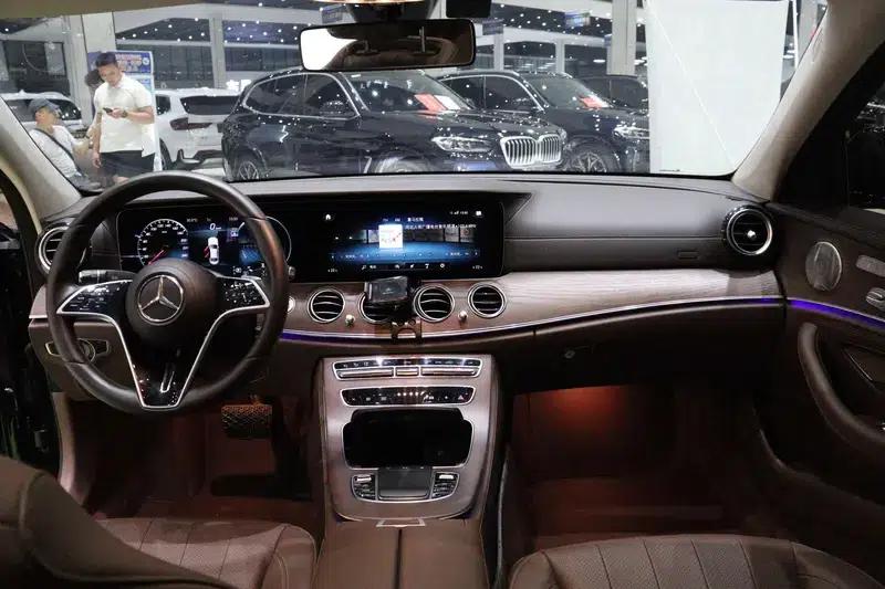 2023 Mercedes-Benz E-Class E 300 L Luxury Sedan — миниатюра 15