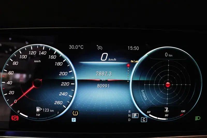 2023 Mercedes-Benz E-Class E 300 L Luxury Sedan — миниатюра 16