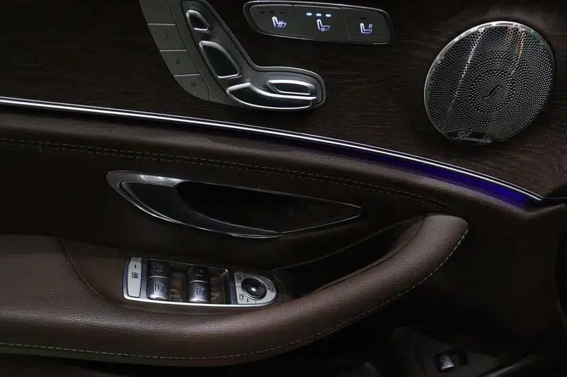 2023 Mercedes-Benz E-Class E 300 L Luxury Sedan — миниатюра 23