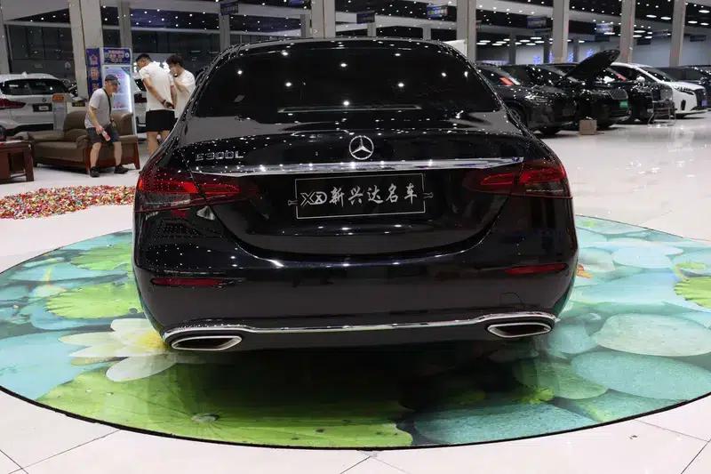 2023 Mercedes-Benz E-Class E 300 L Luxury Sedan — миниатюра 5