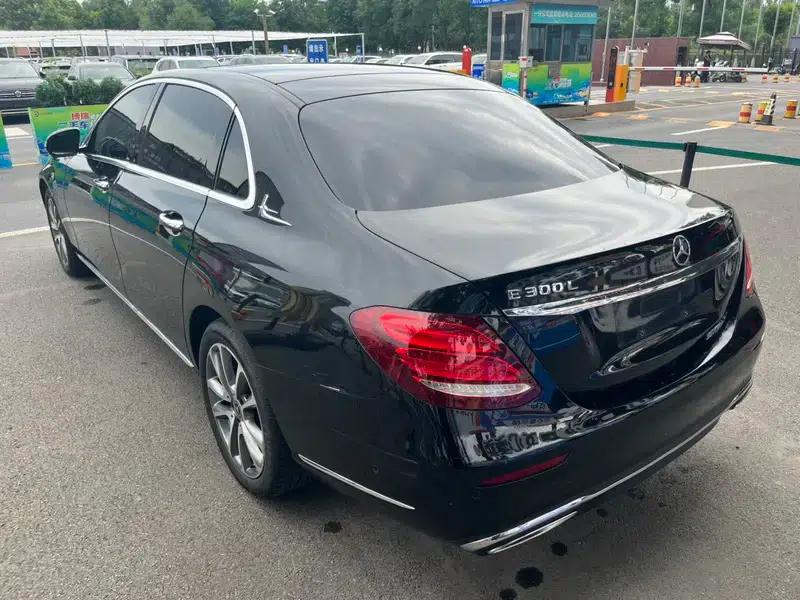 Mercedes-Benz E-Class 2018 Facelift E 300 L Fashion Model — миниатюра 3
