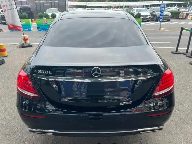 Mercedes-Benz E-Class 2018 Facelift E 300 L Fashion Model — миниатюра 4